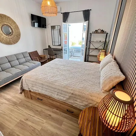 Aeolian Blu 7 * Parikia (Paros)