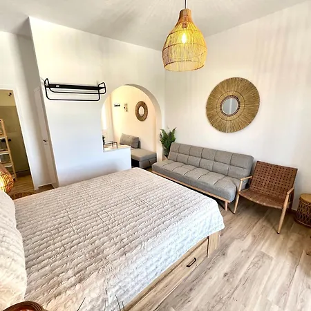 Aeolian Blu 7 * Parikia (Paros)